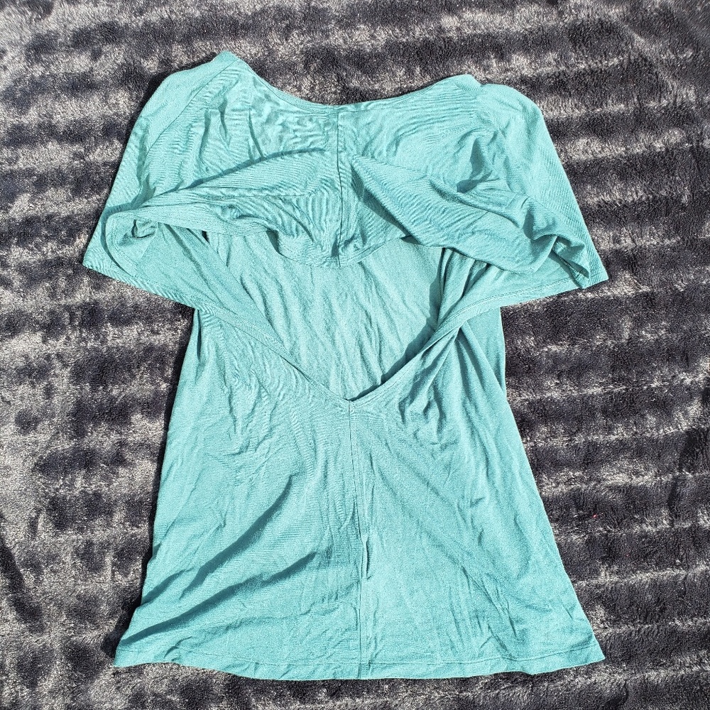 Open back Reebok top - Picture 3 of 4